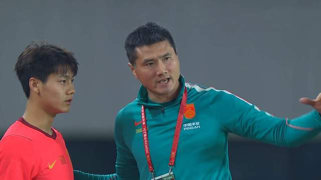 克拉克加公开赛穿球衣遭嘘仍抓鸟