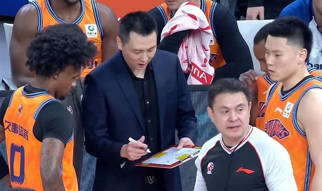 罗马诺:曼联2月就和安德雷桑托斯经纪人沟通,维韦尔了解他