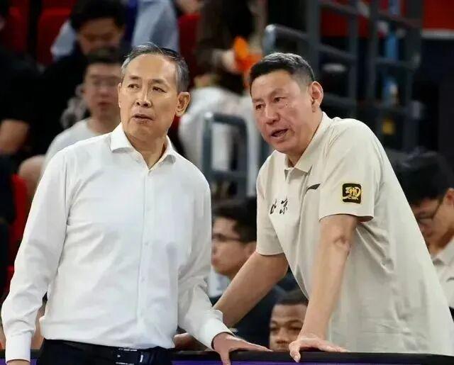 帕金斯直言马刺该送走福克斯,合同与哈珀崛起让球队无路可选