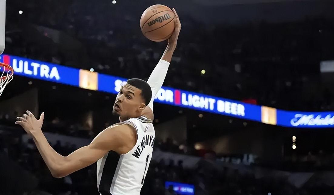 NBA总决赛战报:福克斯一级恶犯!马刺16分优势变3分,卡斯尔7中0