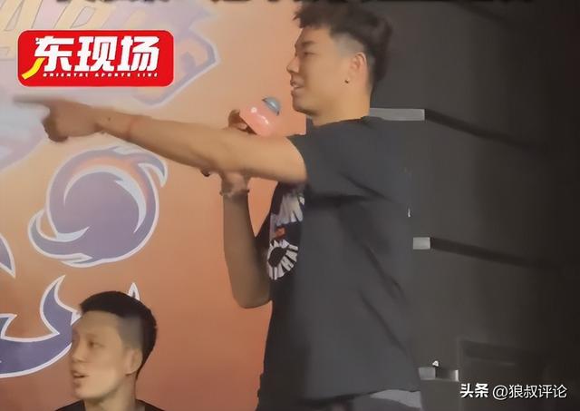尼克斯夺冠纽约全城狂欢