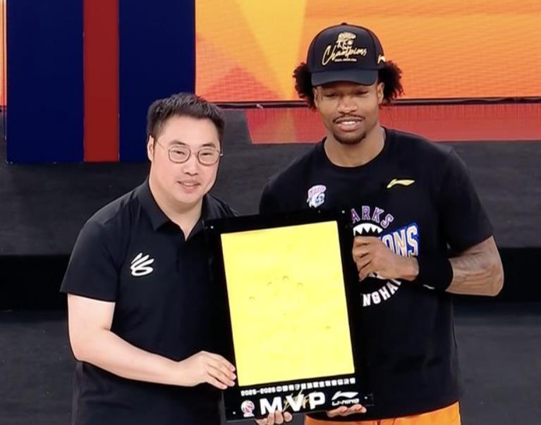 出大事了!NBA超级巨哈登在休斯顿被捕,或影响其职业生涯