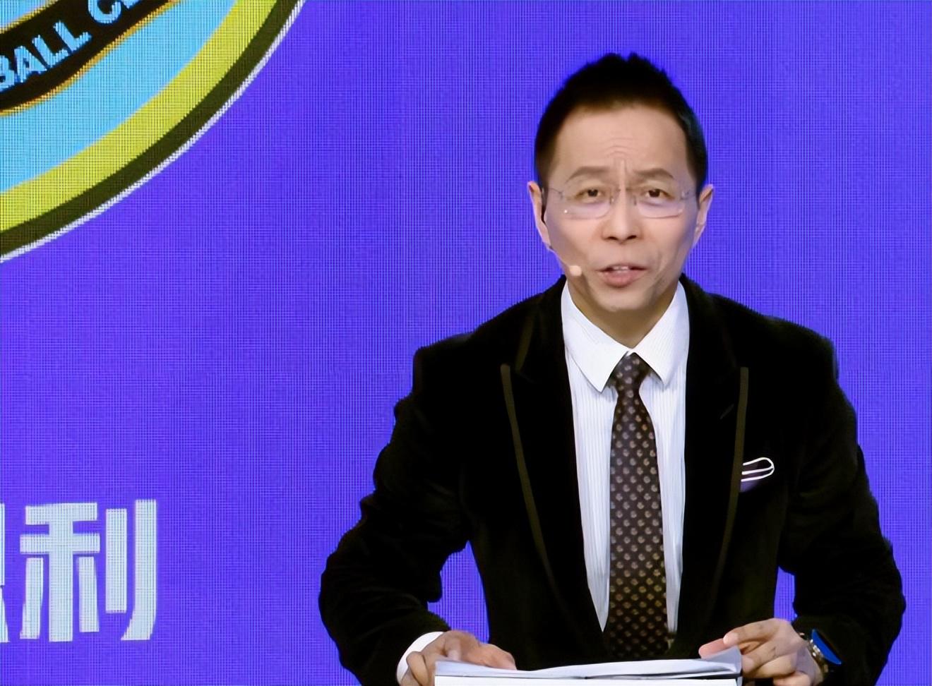 尼克斯夺冠!布伦森45+3大功臣,文班19+14创纪录,福克斯成罪人