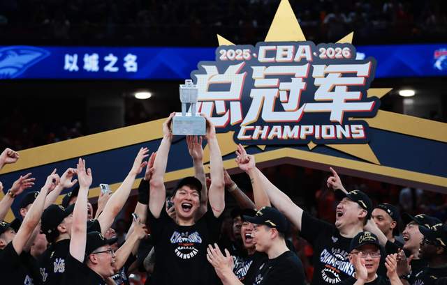 NBA曝多消息 总决G5字母哥交易