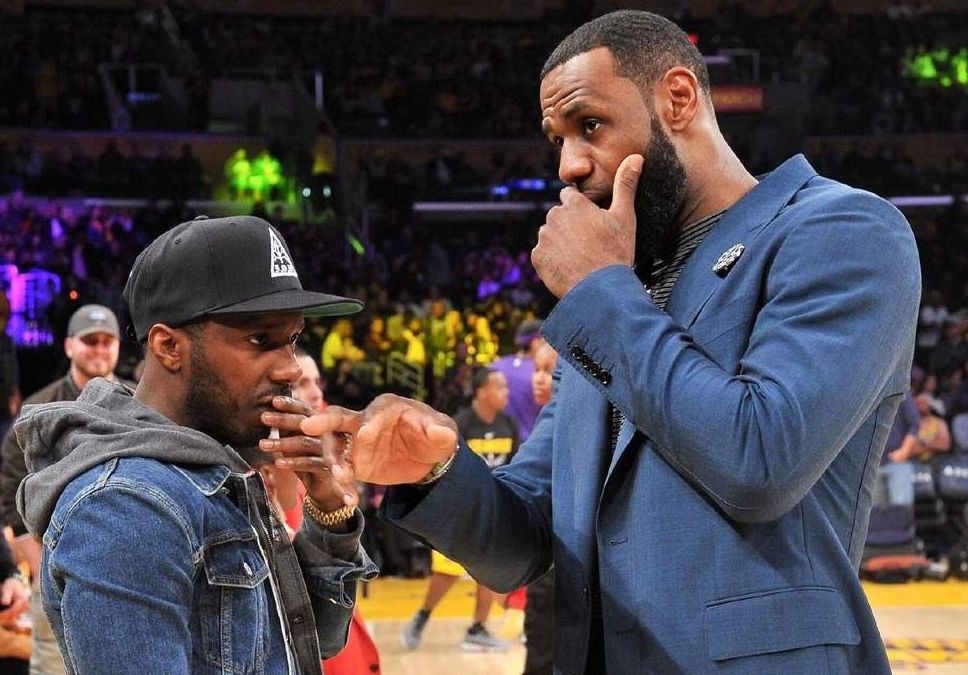 NBA总决G5邀米奇·盖顿赛前唱国歌