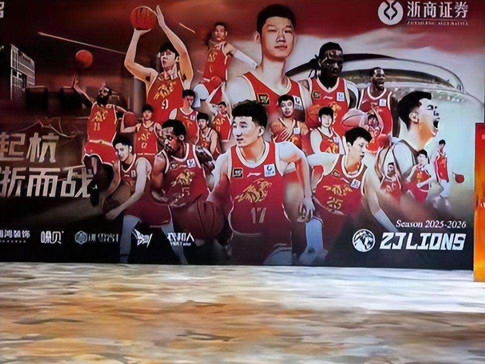 总决G5纽约现针对马刺球迷暴力