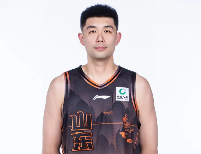 内线新星对于爵士的续约处理方法很不满意,湖人的机会来了?