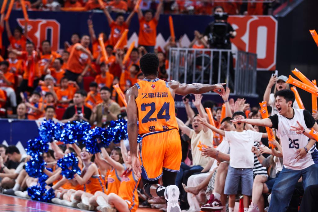 NBA总决赛第5场:尼克斯3