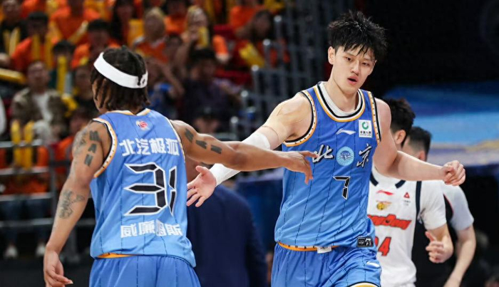 华体会体育湖人计划今夏送走艾顿
