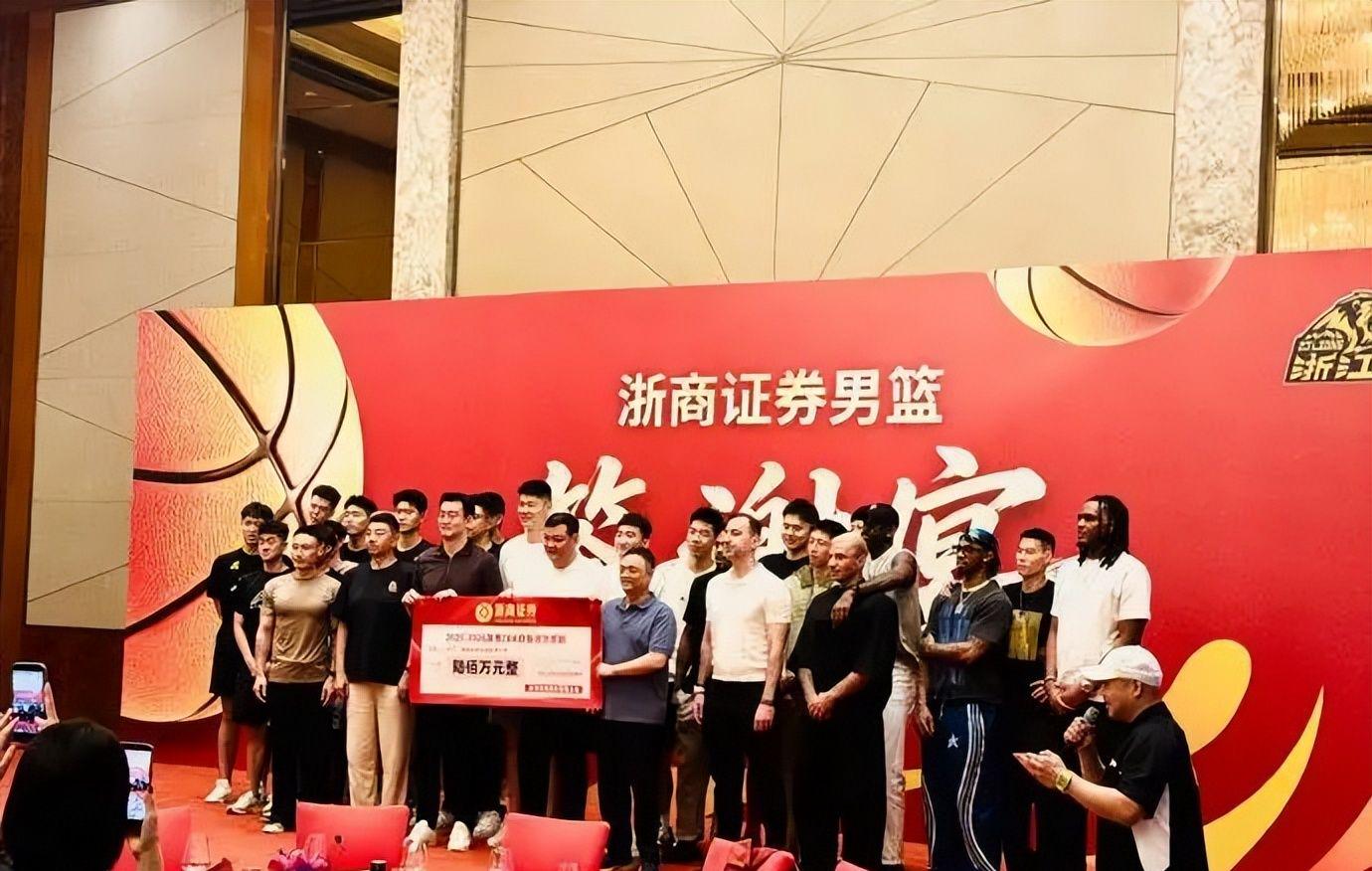 膝盖伤势严重,但森林狼后场核心却比大家预期的更早重返赛场?