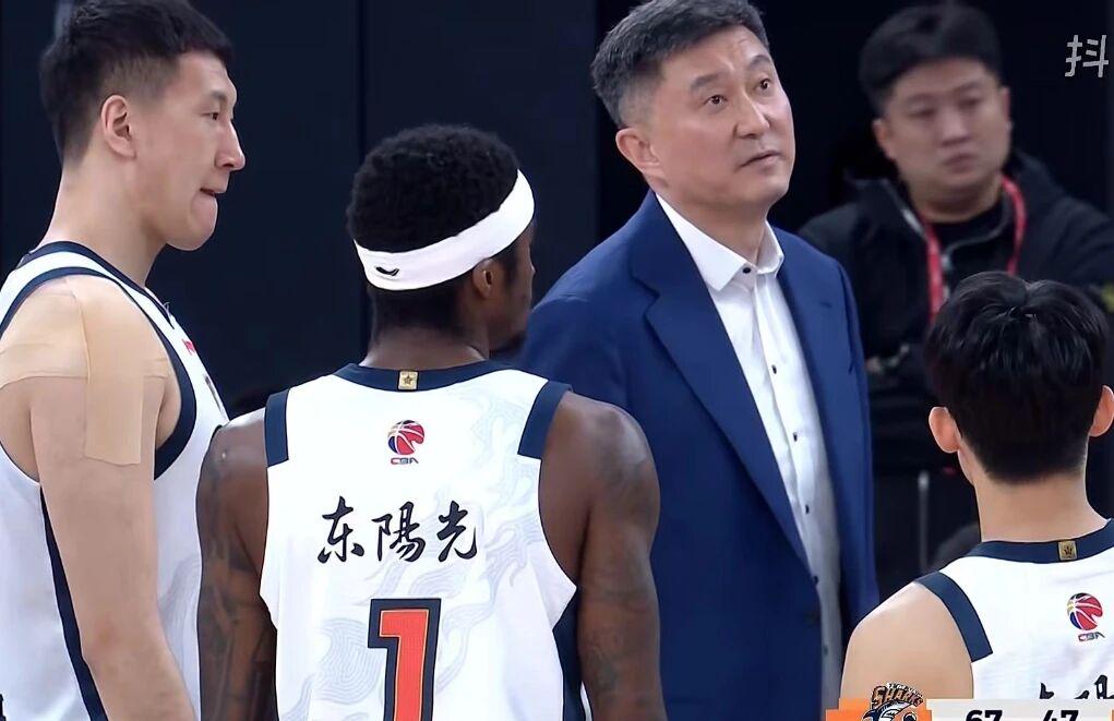 NBA总决赛战报:福克斯一级恶犯!马刺16分优势变3分,卡斯尔7中0