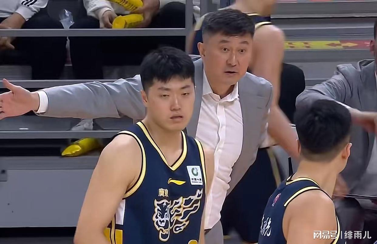 快船也可能会加入字母哥交易,他们会成为杰伦