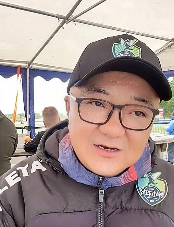 马刺队友谴责尼克斯球迷扔鸡蛋 文班亚马本人却无所谓